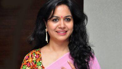 Sunitha is a background singer with the beauty of a swan and the voice of a cuckoo.