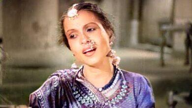 Bejawada Rajaratnam is the first playback singer of Telugu cinema.