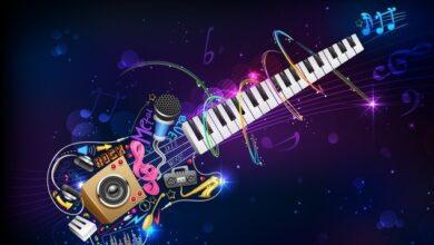 The melodious music entertains the pundits