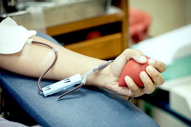 Can people with diabetes donate blood?