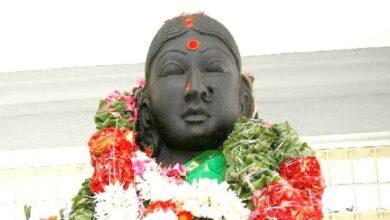 During Venkateswara's private worship. 'Vengamamba's' pearl harati!