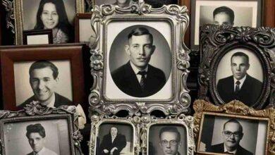 Are you keeping photos of deceased persons at home..? If so, losses are inevitable.