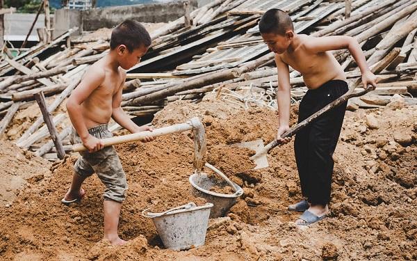 What is the duration of child labor?