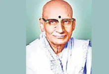 Why did Viswanatha Satyanarayana write the novel Veyi Padagalu?