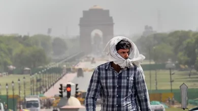 heat wave warning in India Delhi 44 degrees hot weather streets