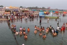 Saraswati Antya Pushkaralu 2026 devotees taking holy dip at Kaleshwaram Triveni Sangam