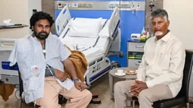 Chandrababu Naidu visits Pawan Kalyan at Mumbai hospital