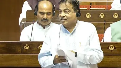 Nitin Gadkari explaining E20 fuel compatibility for BS-III vehicles in India.