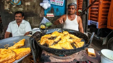 Are you eating street food? If the oil changes color, diseases are guaranteed.