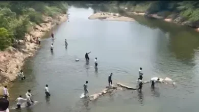Jurala project farmers protest demanding irrigation water in Telangana
